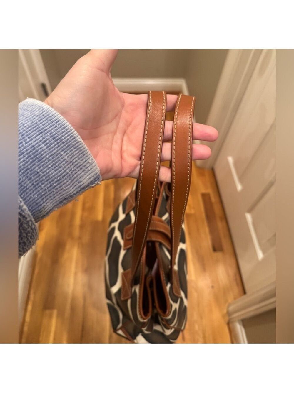 Dooney & Bourke - Giraffe Coated Canvas Tote, Very Nice Condition Shoulder Strap - Picture 5 of 12